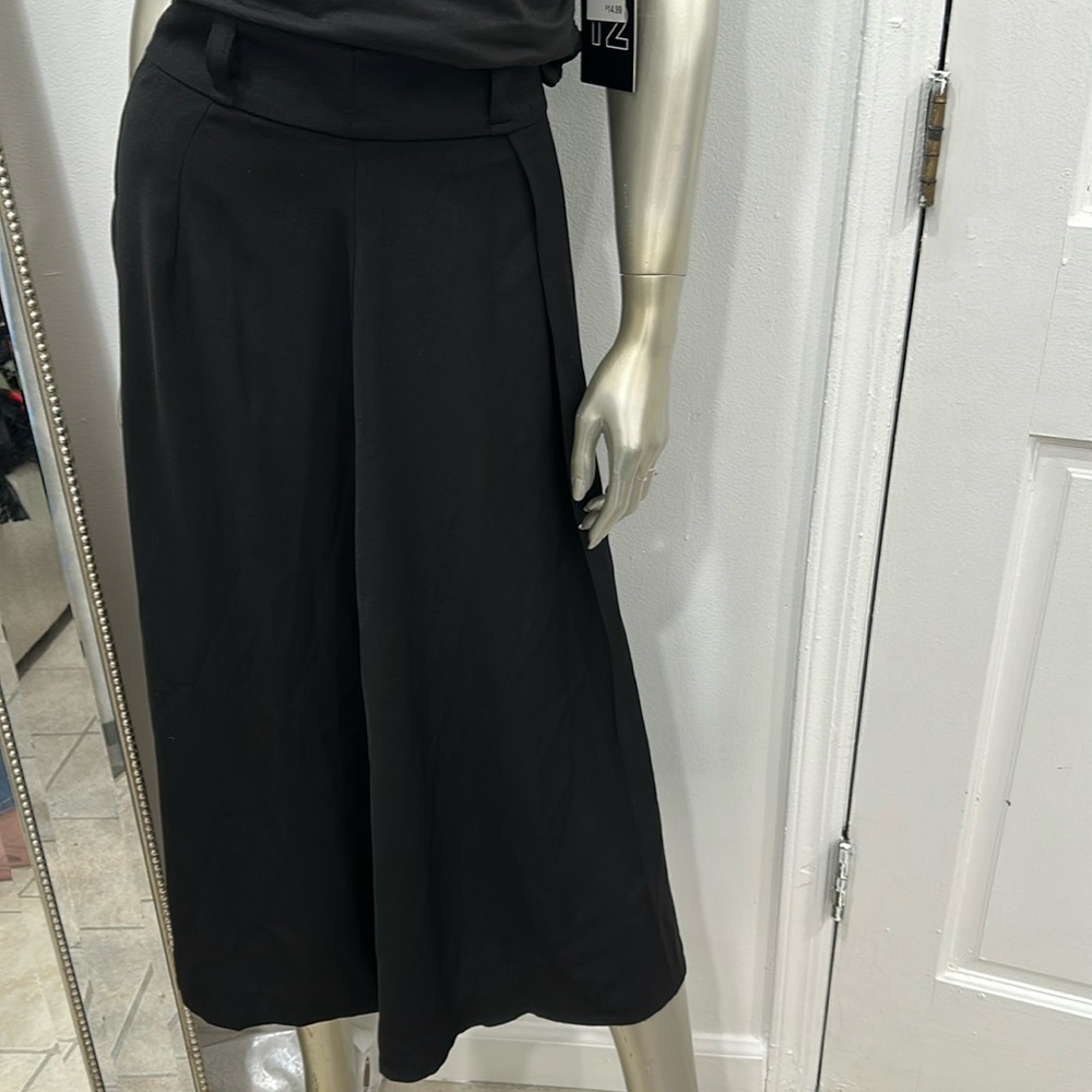 Tahari black A line midi skirt size 2 NWT